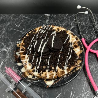 Waffle cu Oreo + 2 toppinguri