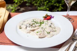 Piept de pui cu ciuperci și smântână