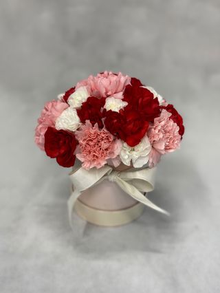 Flowerbox z goździkami