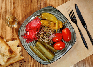 მწნილის ასორტი 300 გრ