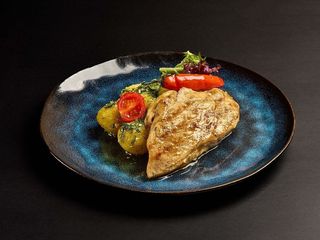 Стейк з курячої грудки та картоплею (200/175g)