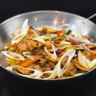 102. Pollo piccante in pentola