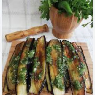 ბადრიჯანი ნივრით