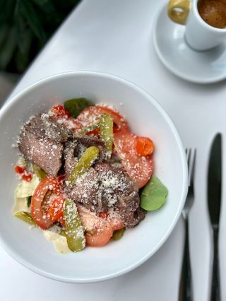 З печеним перцем та телятиною (250г)