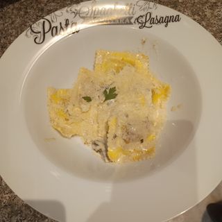 Quadrato relleno de funghi porcini