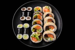 AKITA SET 20 SZTUK DLA 2 OSÓB (MIESZANY)