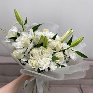 Bouquet de 4 lys 10 roses 