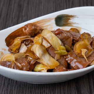 137. Manzo con zenzero e porri