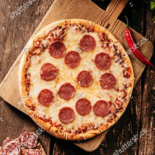 Pizza De Salami Picante (Medium)