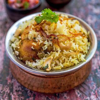 Chicken Bombay Biryani - Medium Pack (650 ML) + 1 Drink