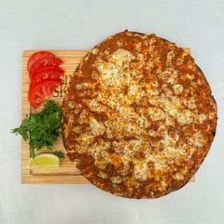 Kaşarlı Lahmacun