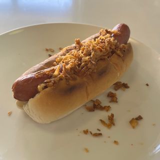 Perrito Caliente Con Cebolla Crujiente