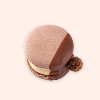 Сникерс Макарон