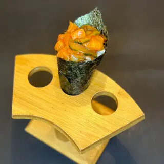T2A- Temaki Spicy salmon 