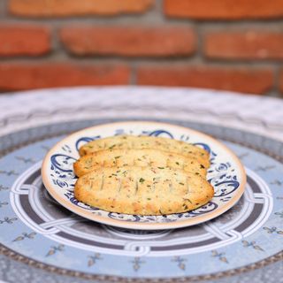 მჭადი ბეკონით და ტარხუნით 1ც