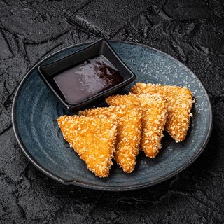 Сир фрі з журавлинним соусом