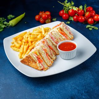 Club sendvič i pomfrit