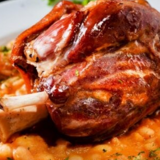 Ciolan de Porc cu Fasole 