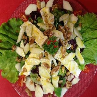 Ensalada Mixta Con Camembert