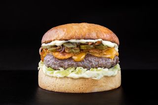 Блек ангъс бургер с картофки и Coca-cola