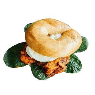 Bagel De Pollo Al Curry