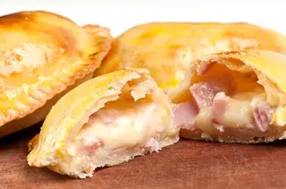 Empanadas Argentinas De Jamon y Queso