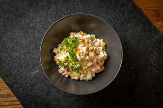 Salata sa štapićima krabe 200g  (Крабовый салат)