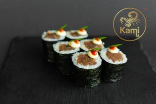 Hosomaki z tatarem z tuńczyka