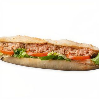 Bocadillo De Atún Con Tomate