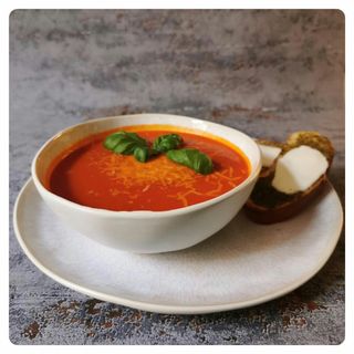 Krem z pomidorów z grzanką 500ml