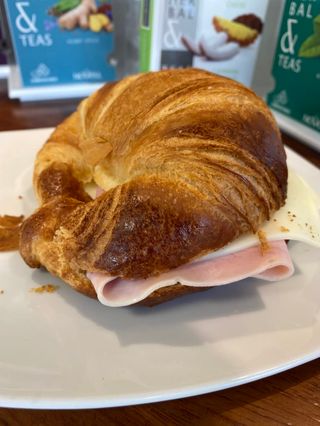 Croissant Jamón Y Queso