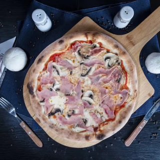 Pizza Prosciutto e funghi