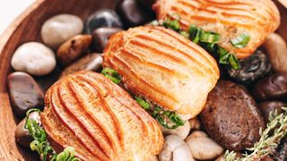 Д. Ми палау.