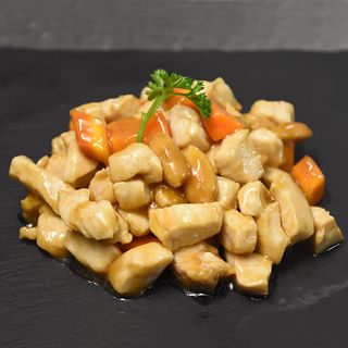 D19. Pollo con mandorle