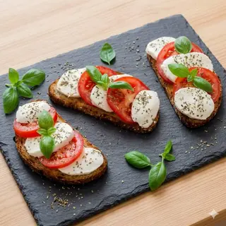 Tostada Caprese Violette
