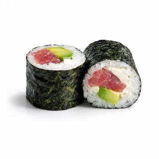 Maki atún, aguacate y queso
