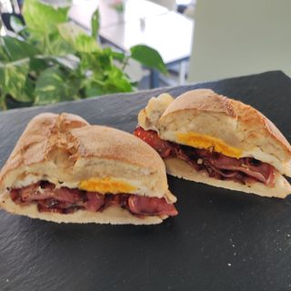 Bocadillo De Bacon Y Huevo (Pequeño)