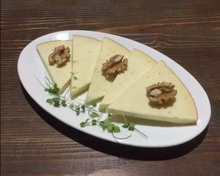 შებოლილი სულგუნი