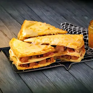 Triple- Deck Creamy Chkn Lrg Pizza