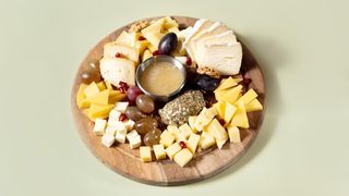 ყველის დაფა 2 პერსონაზე