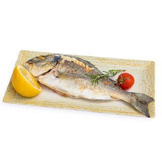 Dorada Regala pe plita