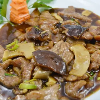 Pollo con bambu y setas China