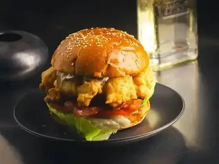 Chickenburger with bacon