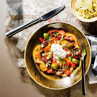 Пица по ваш избор - Маргарита + добавки