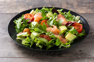 Salata sa lososom