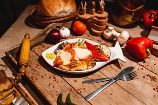 File salau cu mozzarella si roșii la cuptor