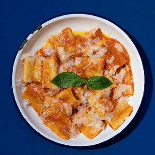 PASTA CON RAGÙ BOLOGNESE