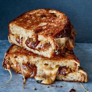Caramelised Onion and Mature Cheddar Cheese