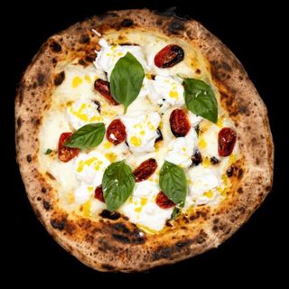 Пица с биволска моцарела и страчетела (520гр)