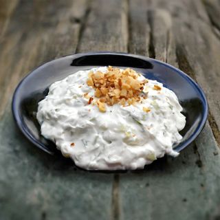 Млечна салата (200г)